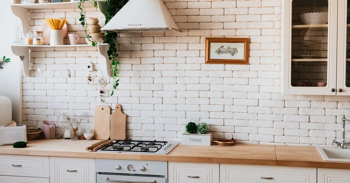 Come costruire un ripiano fai da te per la cucina
