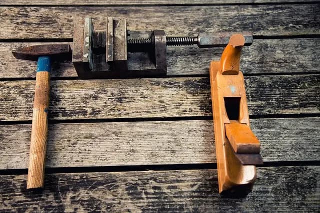 Come realizzare una lampada fai da te in legno semplice